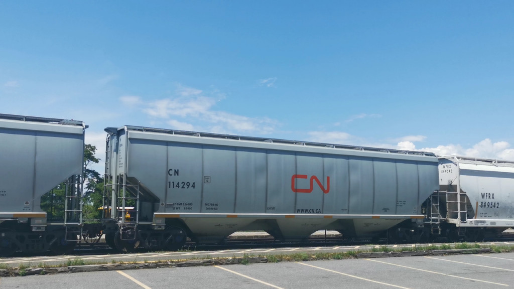 CN 114294